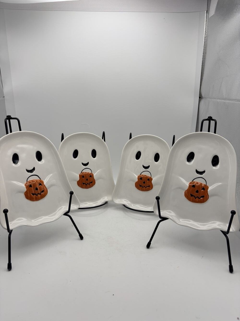 Set of 4 Cracker Barrel Halloween Ghost Snack Plates.